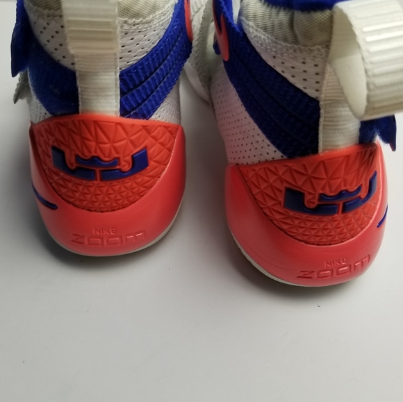 Nike LeBron Soldier 11 Sneakers - Picture 6 of 9